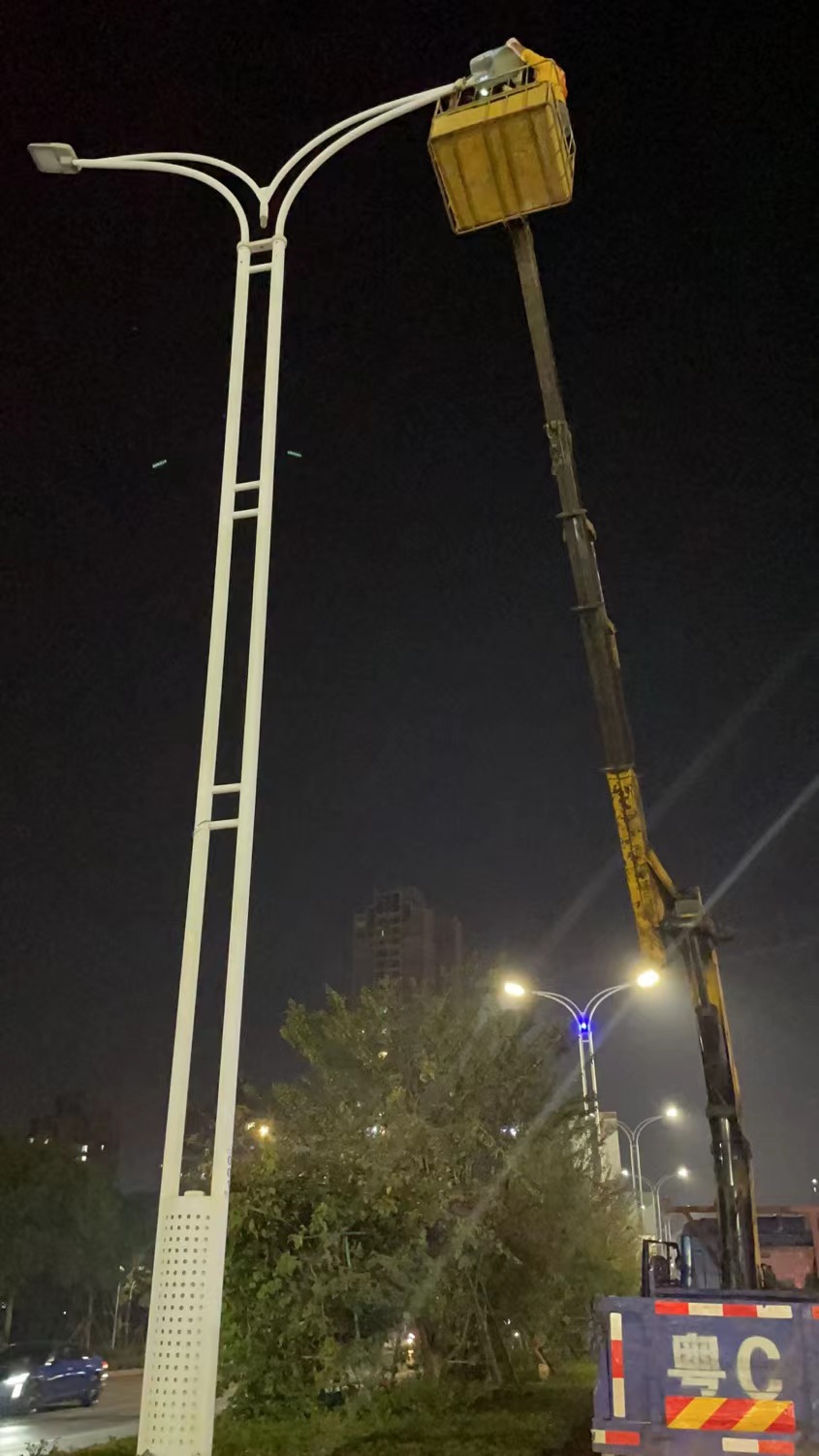 路灯亮化.jpg