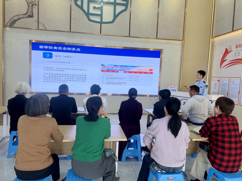 进社区3.jpg