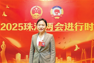 万山区管委会主任李娟.jpg