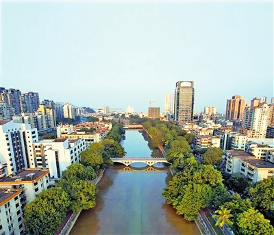 治理后的凤凰排洪渠。.jpg