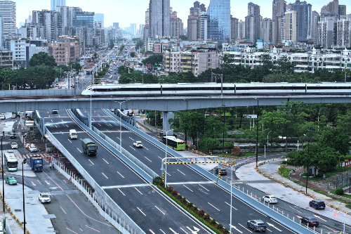 人民路交明珠路跨线桥。.jpg