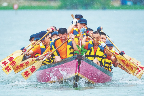 三灶海上龙舟赛。.jpg