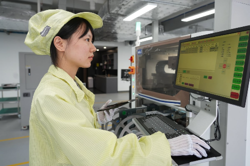 全球首条车规级多维压阻触觉传感器量产线正式投产。.jpg