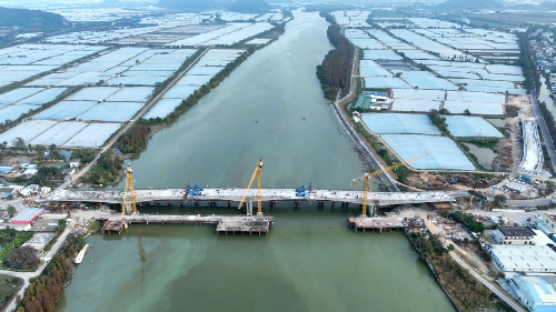 1月17日凌晨，斗门区上横大桥连续梁合龙，预计今年内建成通车。.jpg