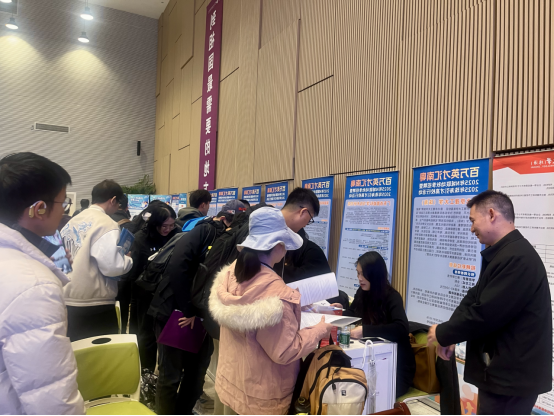 北京大学现场1.jpg