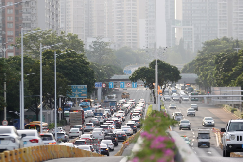 九洲大道交白石路跨线桥右幅通车。.jpg